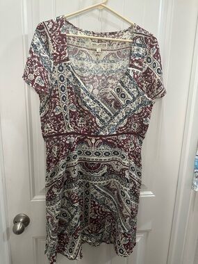 Idyllwind Boho Mix-Print Short Sleeve Mini Dress in Burgundy and Navy size L